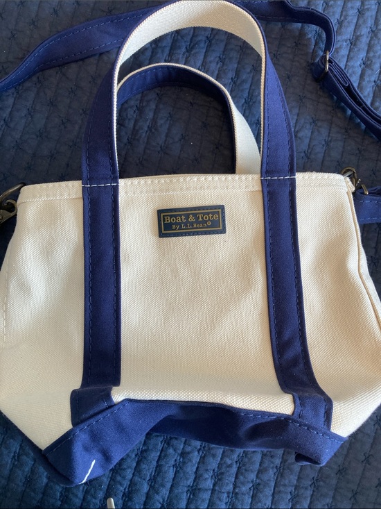 L.L. Bean Handbags - L.L. Bean Boat 1944 Boat and Tote Small Crossbody in Navy and Cream